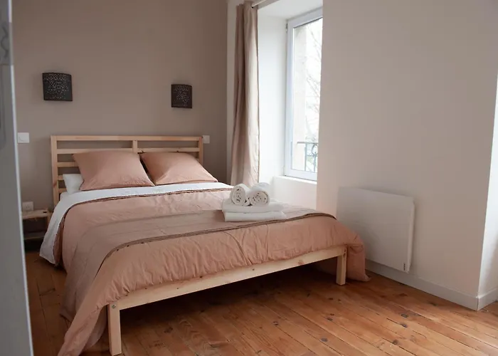 Immeuble De 3 Appartements Avec Cour Interieure